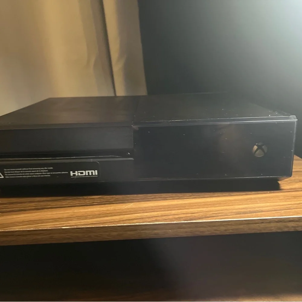 XBOX ONE, Turtle beach headset, Xbox Rechargeable Batteries kit, 25 games